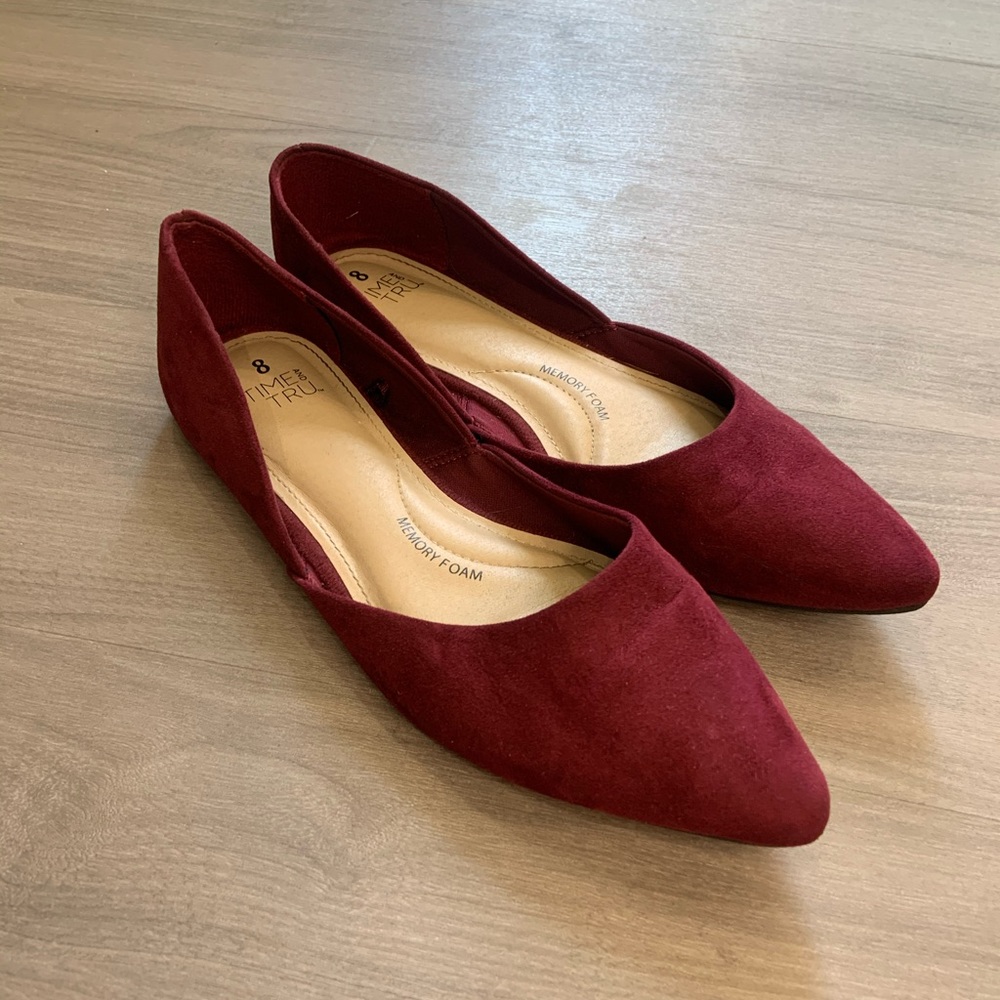 Time and Tru memory foam flats. Burgundy; size 8